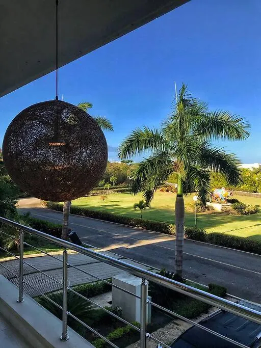 Villa Romana, Republica Dominicana Ahoga Mulo