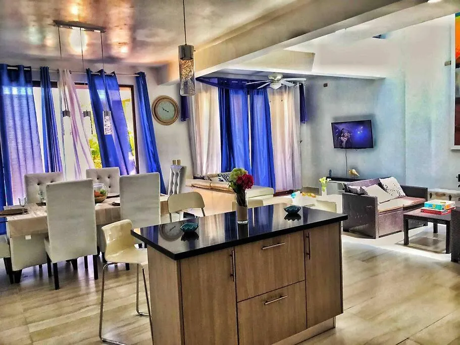 Villa Romana, Republica Dominicana Ahoga Mulo